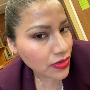 Meet your Posher, Yolanda